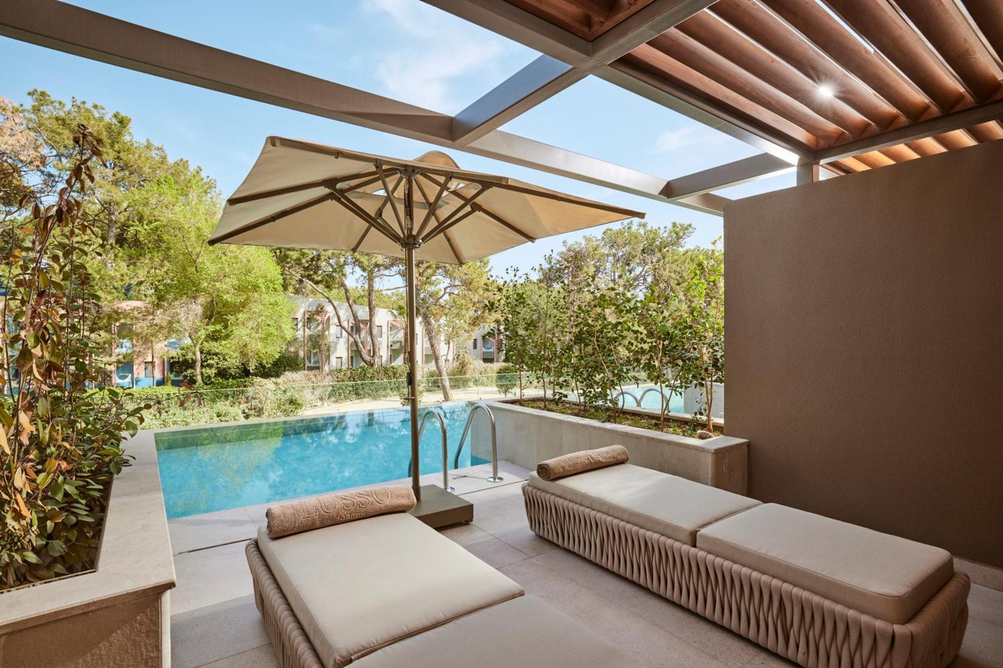 Lusso Sorgun Side